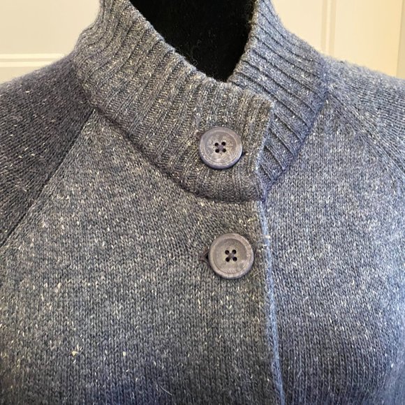 2 Tone Blue Sweater Cardigan Buttons by Carroll Reed size Medium - Picture 2 of 7